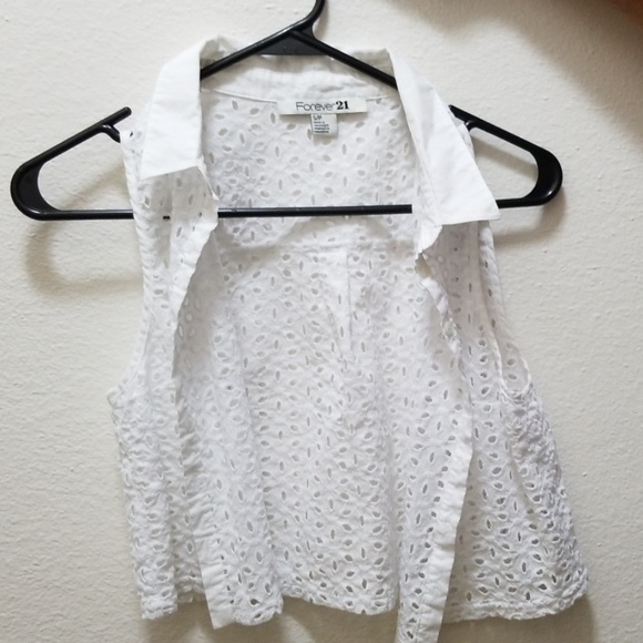 Forever 21 Tops - Button Up Crop Top